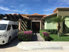 Montecristo Estates: Luxury Villa + Private Pool & Hot Tub